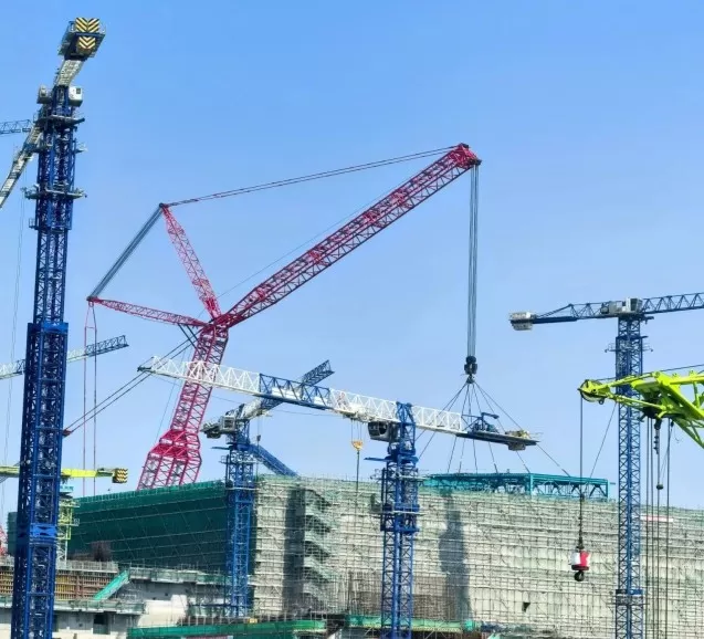 تم تركيب نظام "ويت" المضاد للتصادم على رافعة مجنزرة بوزن 2000 طن لدعم مشروع بناء للطاقة النووية.